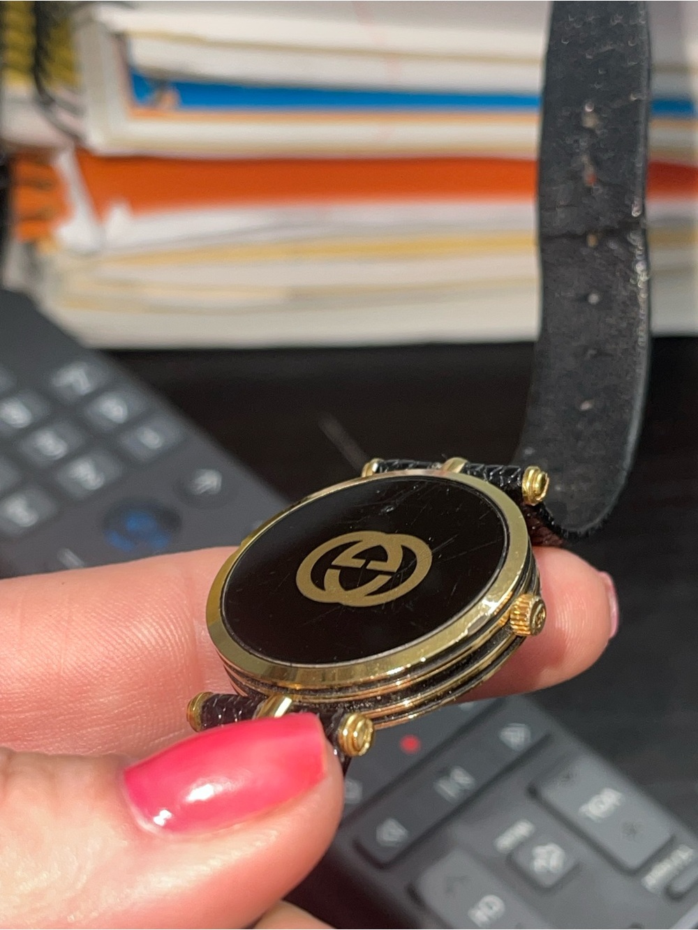 Gucci Black Dial Gold Tone Round Watch with Black Leather Strap - Picture 3 of 3